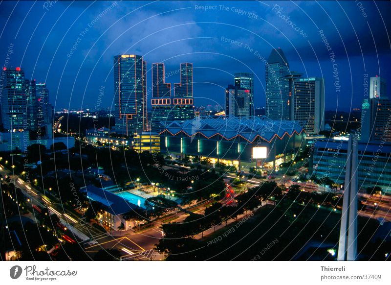 Singapore by Nigt Asien Nacht Stadt Erfolg Skyline