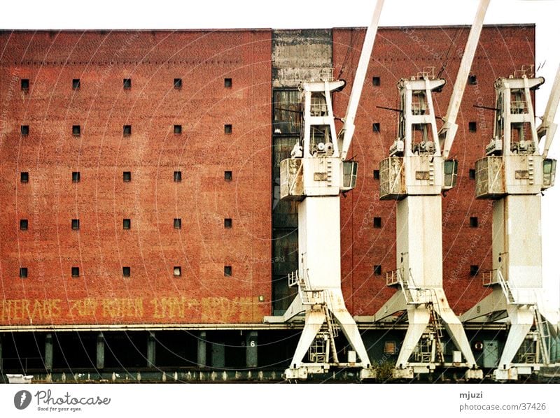 3 Kräne Kran Ware Industrie Hamburg Hafen Schiffverkehr Güterverkehr & Logistik Ausflug