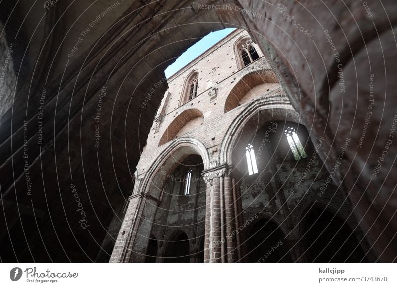 Kloster Chorin Klosterkirche Klosterruine Farbfoto Religion & Glaube Kirche Europa Mauer Gotteshäuser Sehenswürdigkeit Himmel Wahrzeichen Tag alt Außenaufnahme