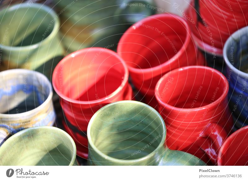 Bunte Tassen und Becher trinken Kaffee Heißgetränk Genuß, bunt, Essen, Küche,