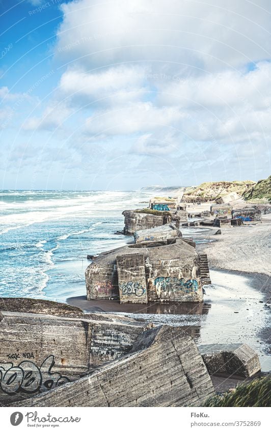 Küstenbatterie Furreby bei Løkken an der Nordseeküste Dänemarks Strand natur landschaft nordseeküste dünen sommer reise dänemark europa meer sand weiß blau