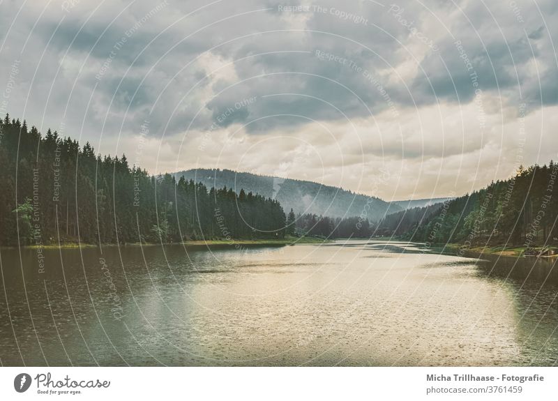 Regen und Wolken über dem Waldsee Talsperre Lütsche See Wasser Thüringen Himmel Landschaft Panorama (Aussicht) Reflexion & Spiegelung Weitwinkel Totale Natur