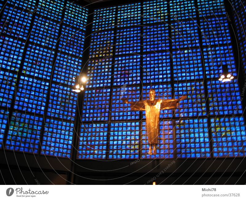 Gedächtniskirche Gotteshäuser Berlin Religion & Glaube Abend Rücken Innenaufnahme