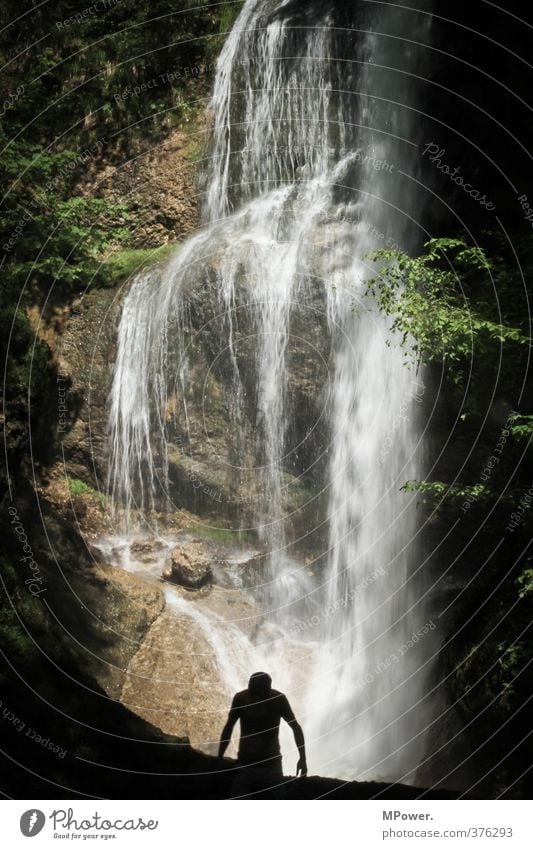 refreshing ghost Mensch maskulin Mann Erwachsene Körper 1 Natur Bucht Wasserfall Oase genießen exotisch muskulös nackt Schatten Silhouette Schwimmen & Baden