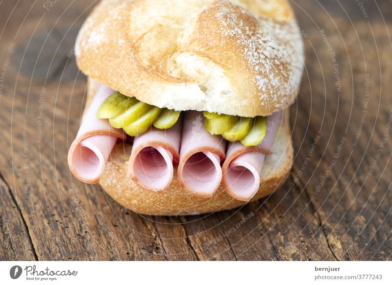 bayerischer Leberkäsesemmel auf Holz Brötchen Bayern leberkaesesemmel Fleischkäse Hintergrund Wurst Wurstsemmel Sandwich Küche Brot Laib Scheibe Gourmet Deutsch