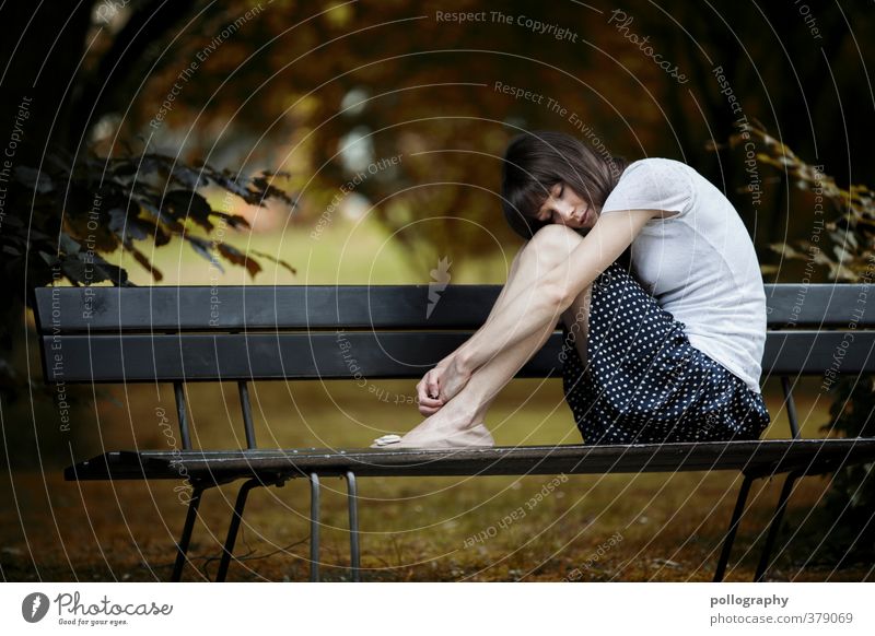 plz let me alone Mensch feminin Junge Frau Jugendliche Erwachsene Leben Körper 1 18-30 Jahre Natur Pflanze Sommer Schönes Wetter Gras Sträucher Grünpflanze