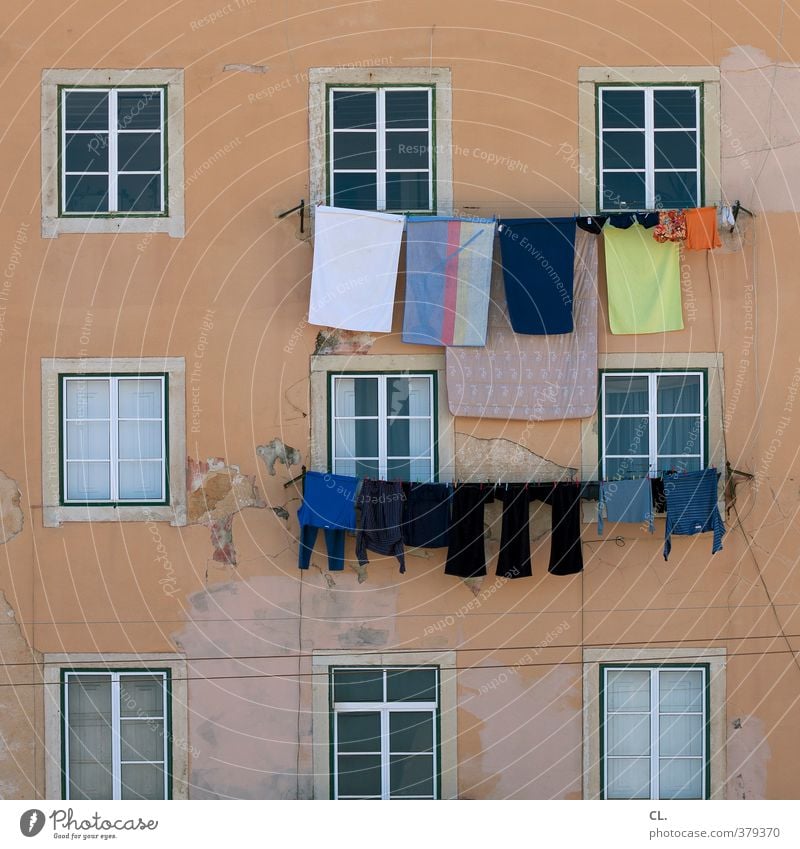 waschtag Ferien & Urlaub & Reisen Häusliches Leben Wohnung Haus Mauer Wand Fassade Fenster Fröhlichkeit einzigartig Reinlichkeit Sauberkeit Hausfrau Haushalt