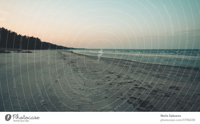 Oktoberabend am Ostseestrand MEER Wasser Strand Sand Ferien & Urlaub & Reisen Erholung Küste Natur Tourismus Himmel Landschaft Außenaufnahme Farbfoto