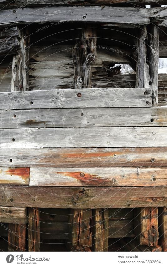 Schiffbrüchig aufgegebenes Holzboot am Sildpolltjonna. Sildpollnes-Austnesfjorden-Austvagoya-Lofoten-Inseln-Norwegen. 0151 Fischerboot Verlassen Menschenleer