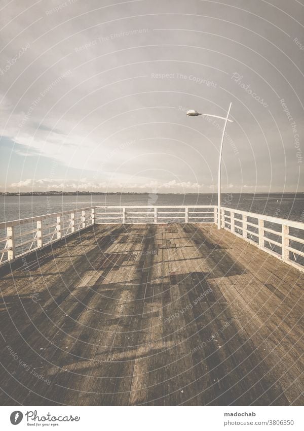 Ende Steg Aussicht Meer Ostsee Wasser Menschenleer ruhig Horizont Erholung Außenaufnahme Himmel Ferien & Urlaub & Reisen Ferne Freiheit Einsamkeit