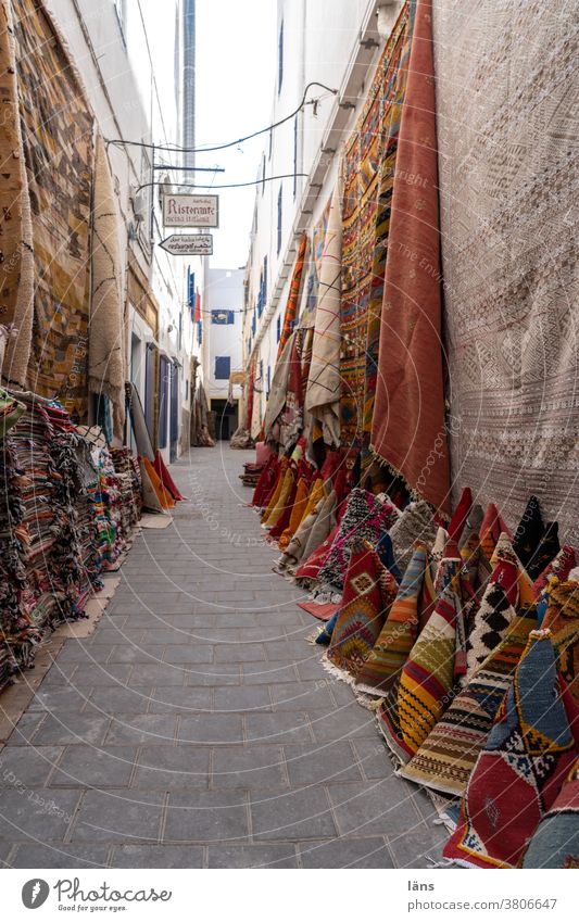 Gasse der Teppichhändler Marokko kaufen Verkauf Ferien & Urlaub & Reisen Orientalisch Gebäude Magreb Medina Essaouira maroc Handel & Verkauf Ausstellung