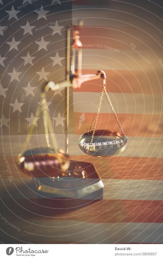 USA -  Recht und Unrecht Ungerechtigkeit Amerika Lügen Gerechtigkeit Justiz Gesetze und Verordnungen Justiz u. Gerichte Freiheit Waage Betrug Flagge