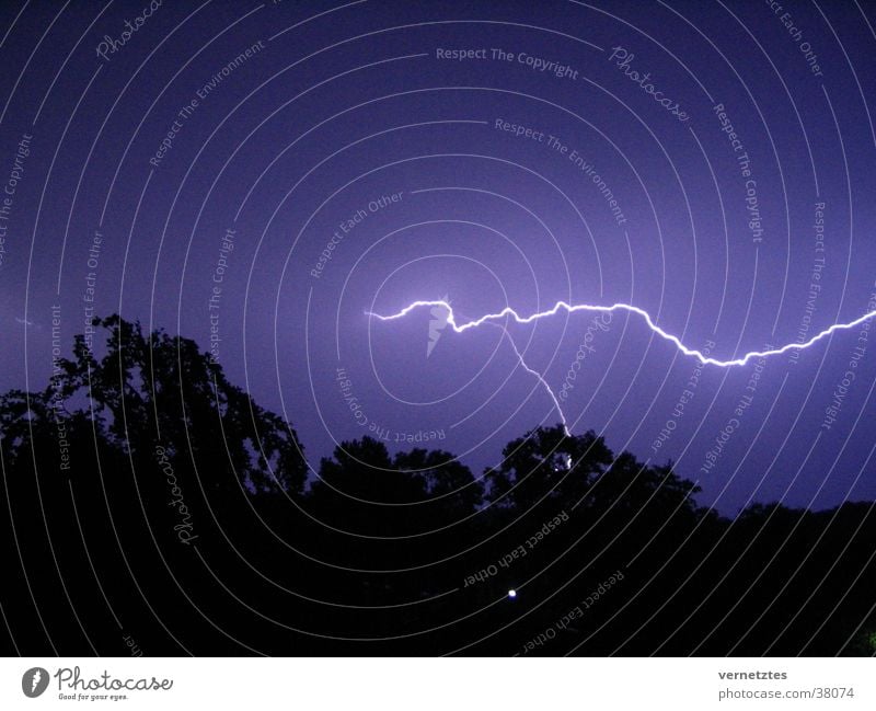 Blitz Blitze Donnern dunkel Sommernacht Gewitter