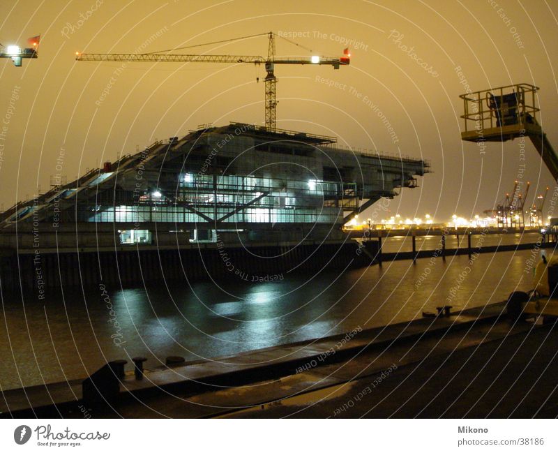 Spaceship under constructionH Nacht Langzeitbelichtung Elektrisches Gerät Technik & Technologie Hafen Hamburg Elbe