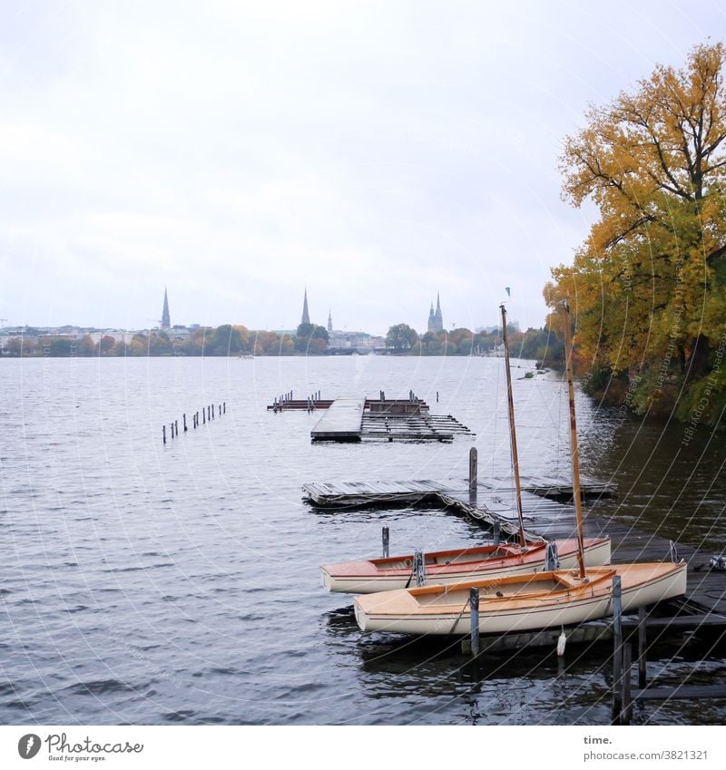 Anlieger frei boote Herbst ufer skyline wasser horizont himmel seeufer ponton Anleger