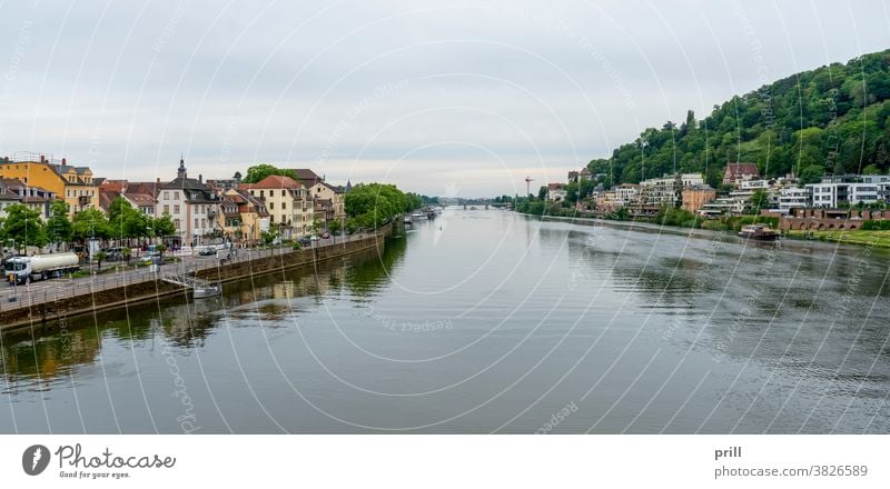 Stadtansicht von Heidelberg universitätsstadt Neckar Fluss deutschland altstadt architektur Haus Gebäude strom wasserlauf Wasser Landschaft außen historisch