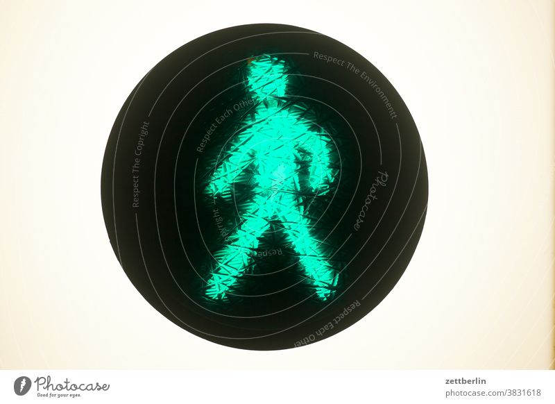 Ampelperson, grün ampel ampelmännchen fußgänger gehen stehen straßenverkehr verkehrsregel