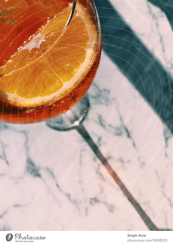 Marmor-Spritz Mit VSCO mit Voreinstellung c1 verarbeitet Aperol Aperol-Spritz Murmel trinken