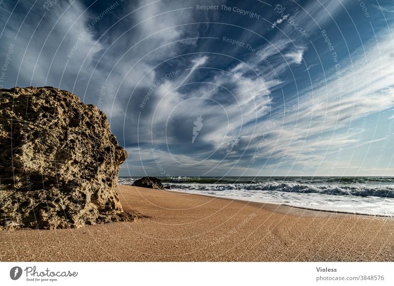 Felsen am Strand von Gale in Portugal Farbfoto Brandung Vale Parra Algarve Erholung entdecken Schwimmen & Baden Wasser Sand Landschaft Sonnenstrahlen Stein