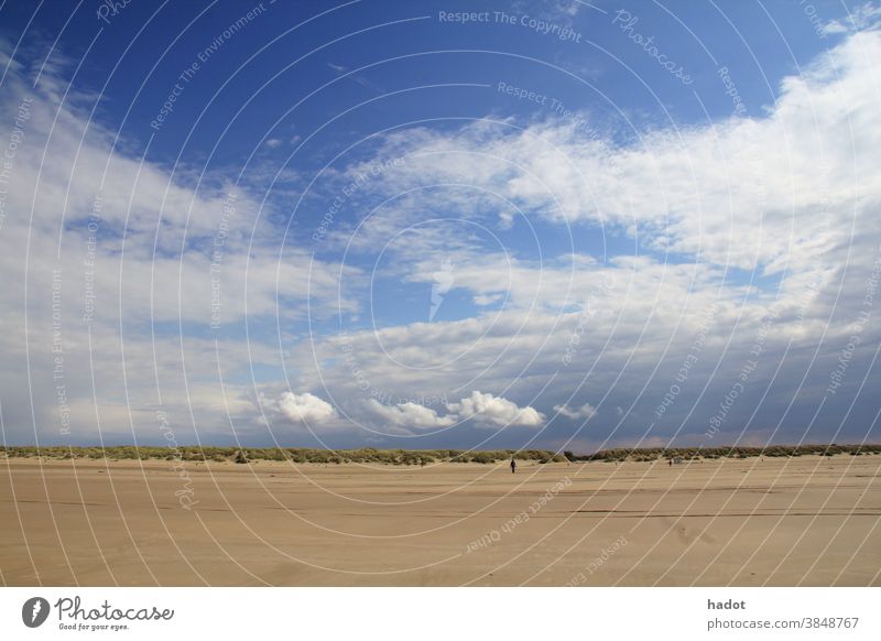 Strand blau Wolken Küste Horizont Einsamkeit Sand Sandstrand MEER Himmel Raum Urlaub