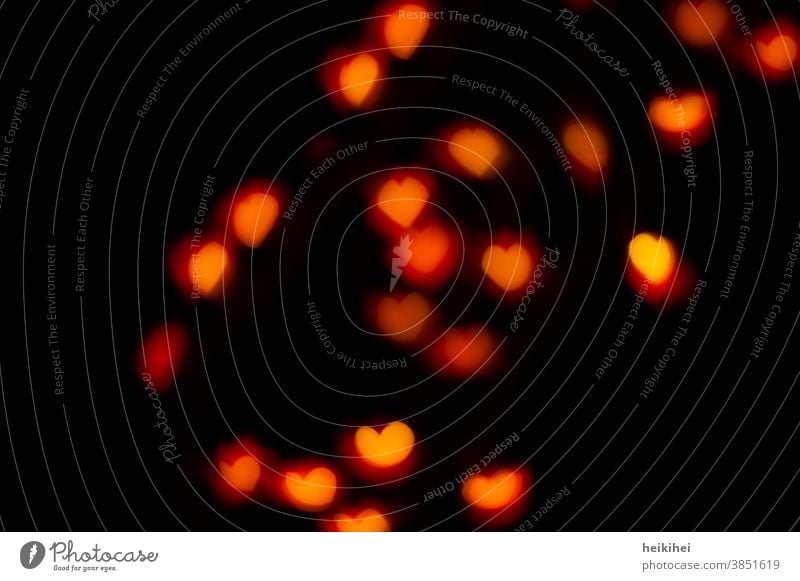 Bokeh / flying hearts abstrakt rot herz valentinstag liebe weihnachten licht leuchten bokeh hell hintergrund grafisches element lichtreflex lichterkette urlaub
