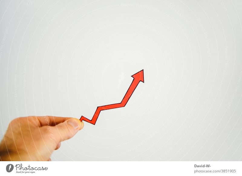 Pfeil zeigt Steigerung an Erfolg Statistik aufwärts inflation positiv Ergebnis Ziel Zukunft Optimismus Fortschritt Wachstum