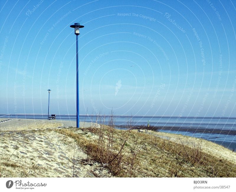 Meer sehn #16 - Leuchtturm light Lampe Laterne Sträucher Gras Deich See Gezeiten Strand Horizont Ostfriesland Himmel blau weis Sand Wege & Pfade Wasser