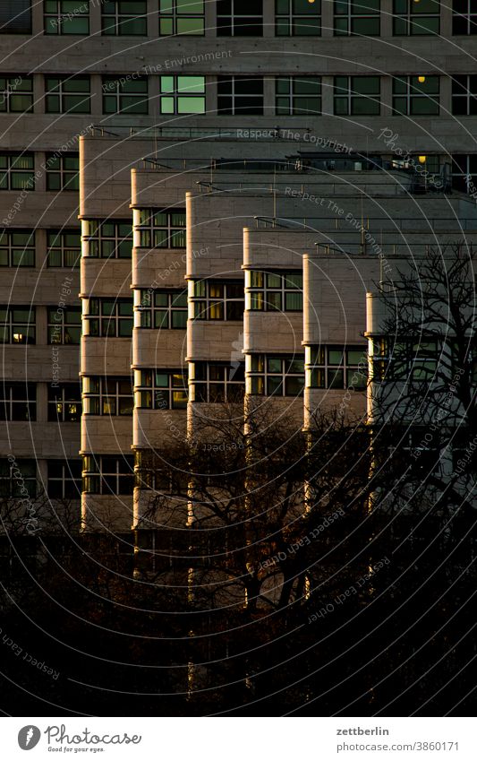 Schell-Haus abend alex architektur berlin büro city deutschland dämmerung hauptstadt haus himmel hochhaus innenstadt mitte modern neubau platz skyline tourismus