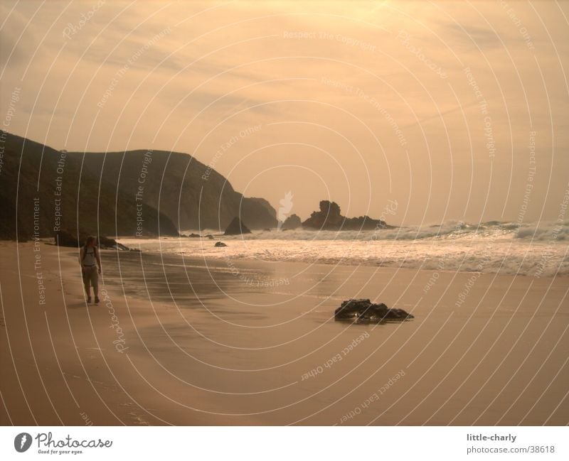 Berti Atlantik Strand Meer Klippe Wellen Mensch Felsen