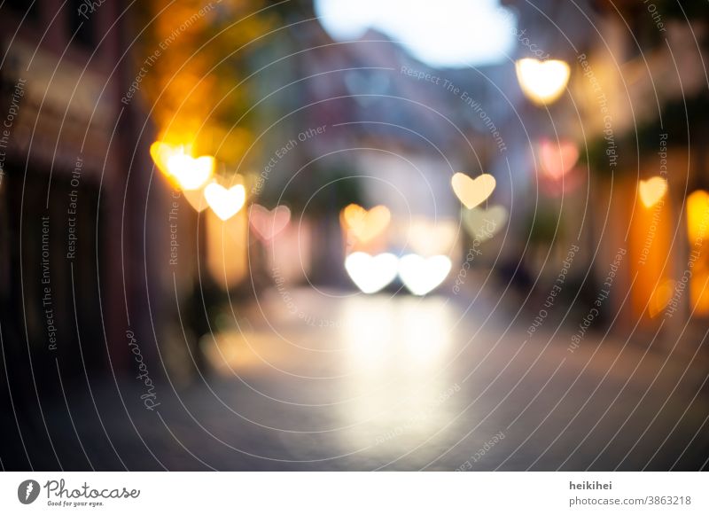 Abendstimmung in Freiburgs Konviktstraße - Bokeh-Effekt mit Herzen Stadt Freiburg im Breisgau Süddeutschland reisen Ausflug Urlaub Tourist Tourismus touristisch