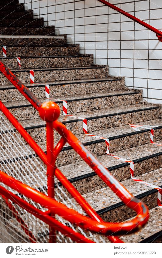 Schule während Corona, Rechtsverkehr coronavirus Corona-Virus Pandemie COVID Infektionsgefahr Gesundheit Ansteckend Schutz Krankheit Schützen Quarantäne