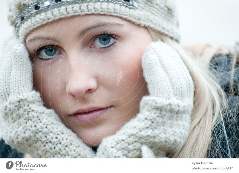 wunderschöne junge frau im winter, herbst, kalt, kälte II Frau Junge Frau beauty schönheit elegant stil mode modern Haare & Frisuren Mensch feminin Jugendliche