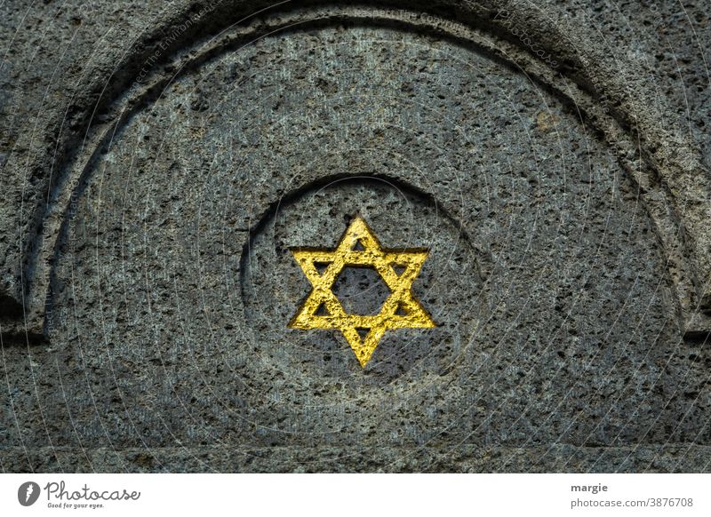 Ein goldener Davidstern an einem Gebäude Israel Grab Denkmal Mauerstein Religion & Glaube Wahrzeichen Bauwerk Sehenswürdigkeit historisch Judentum Judenstern