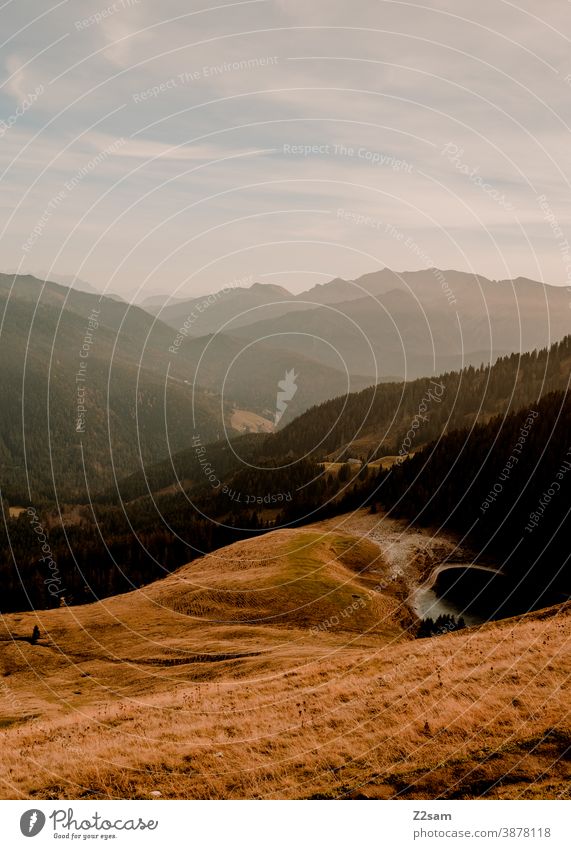 Berglandschaft in den bayerischen Alpen schliersee spitzing wandern herbstfarben outtdoor ausflug bewegung wandertour Berge u. Gebirge alpen bayern himmel blau