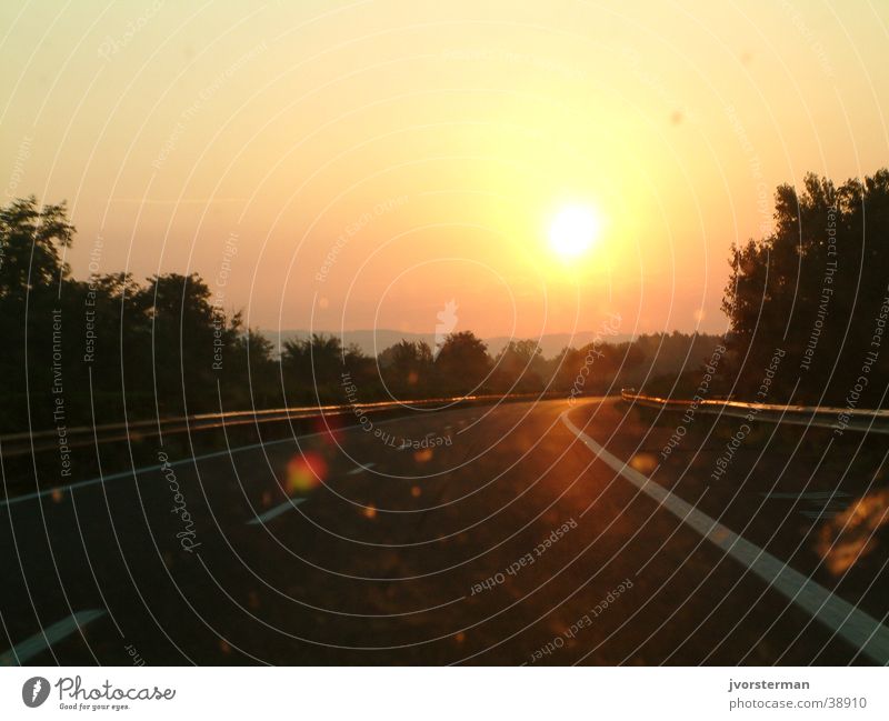 The road to Pisa Autobahn Verkehr morning sun