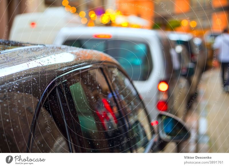 Spiegelung der Fassade des Geschäfts im Auto Hintergrund Business PKW Design Rahmen retro Kind Haus altehrwürdig Sommer Textur Natur Transparente Konstruktion