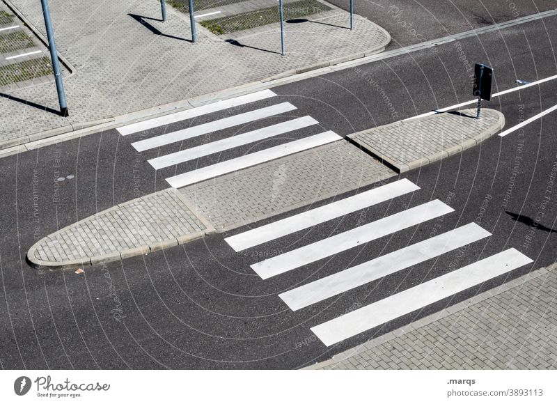 Fußgängerüberweg Straße Wege & Pfade Verkehrswege Menschenleer Schilder & Markierungen fahren Vogelperspektive Zebrastreifen Straßenverkehr Perspektive Ordnung