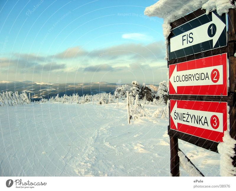 Auf die Piste Berge u. Gebirge Skipiste Schnee Himmel Wegweiser