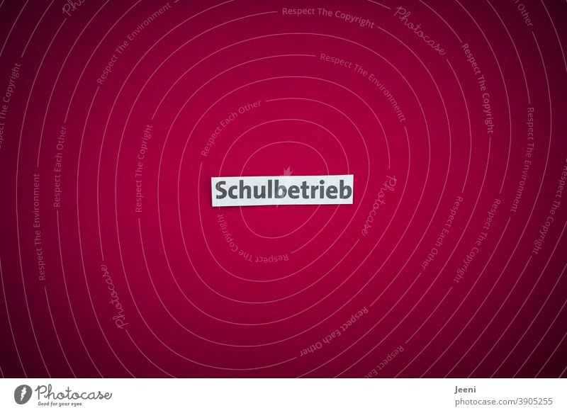 Schulbetrieb Schulpflicht Schule Präsenzunterricht Schulunterricht Unterrichtspflicht Bildung lernen Wissen Schüler Lehre Lehrer Distanzunterricht Homeschooling