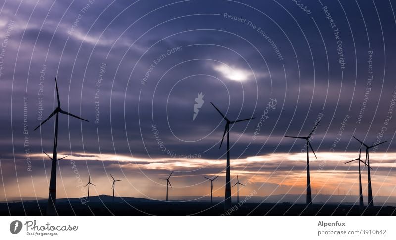 Energetische | Nachbarschaften Windkraftanlage windkraft Windrad Sonnenaufgang Energie Farbfoto Energiewirtschaft Umwelt ökologisch Erneuerbare Energie