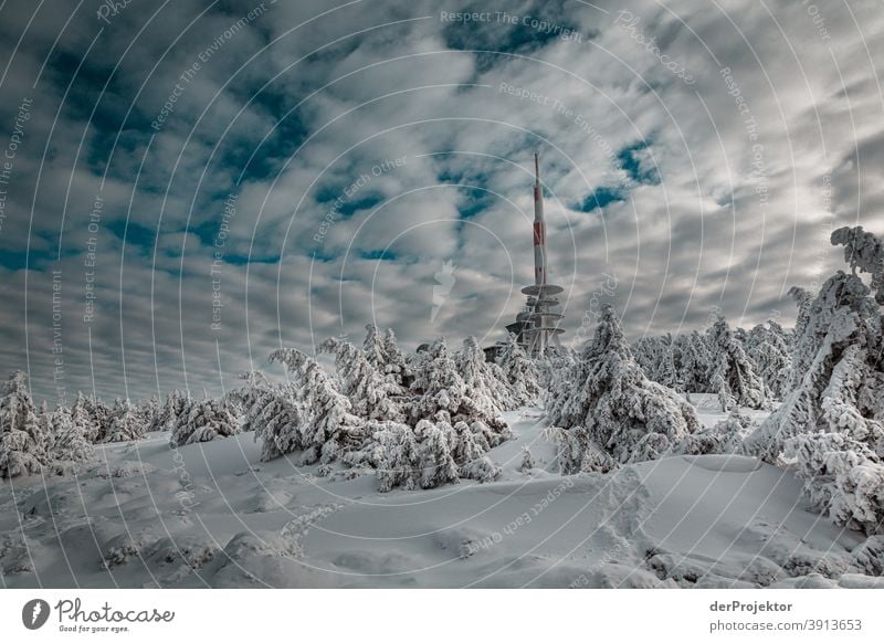 Brockenspitze im Schnee mit Sendemast Harz_2018 Joerg Farys Nationalpark Naturschutz Niedersachsen Winter derProjektor derProjektor_2017 dieProjektoren harz