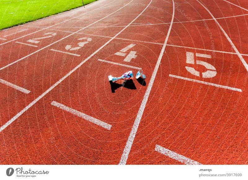 Der undankbare Vierte Sport Leichtathletik laufen Ziel verlieren 4 Pokal Enttäuschung Sportveranstaltung Sportstätten Wettbewerb Stadion Sportplatz