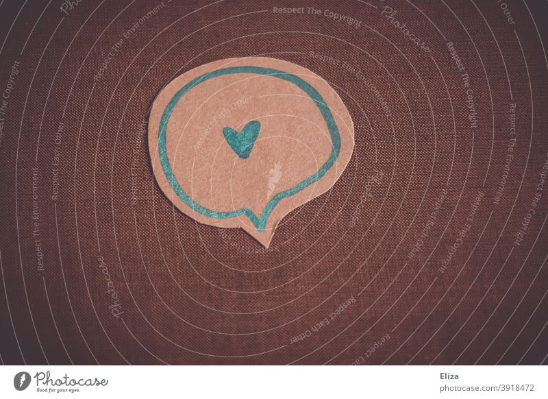 Herz in einer Sprechblase. Liebevolle Kommunikation. Valentinstag und Muttertag. liebevoll Wertschätzung Gefühle kommunizieren Beziehung Romantik Verliebtheit