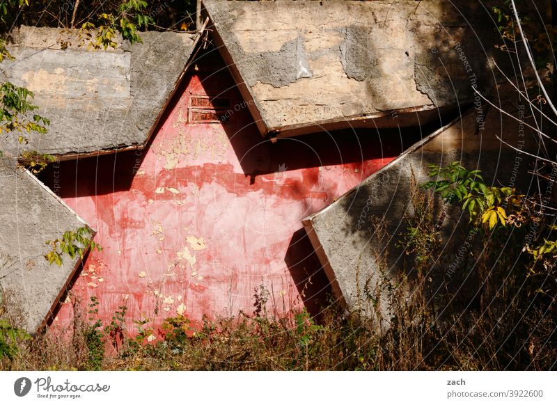 Zeitgeschichte I Sowjetische Besatzungszone Stern Russland Sowjetunion Zone Zonengrenze DDR DDR-Zeit Ostalgie Natur Ruine alt Geschichte zeitgeschichte