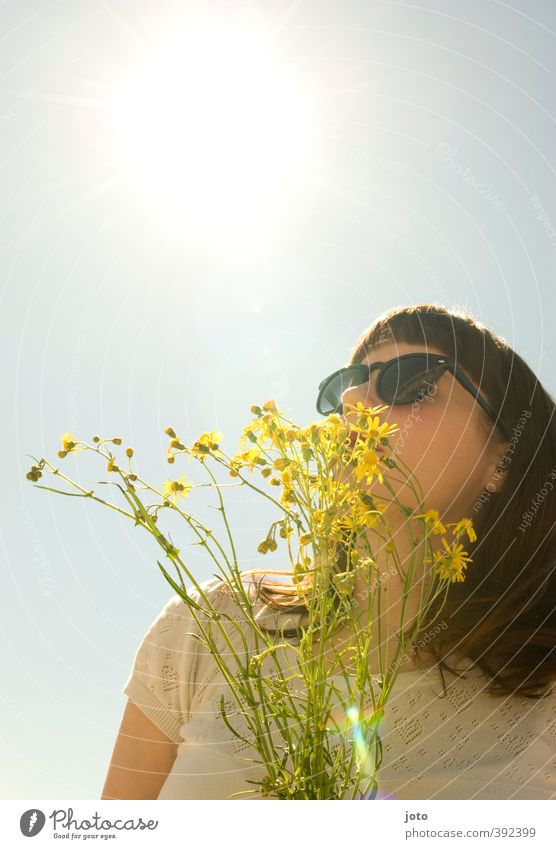 einatmen Leben harmonisch Wohlgefühl Zufriedenheit Erholung Duft Ferien & Urlaub & Reisen Freiheit Sommer Sommerurlaub Sonne feminin Junge Frau Jugendliche