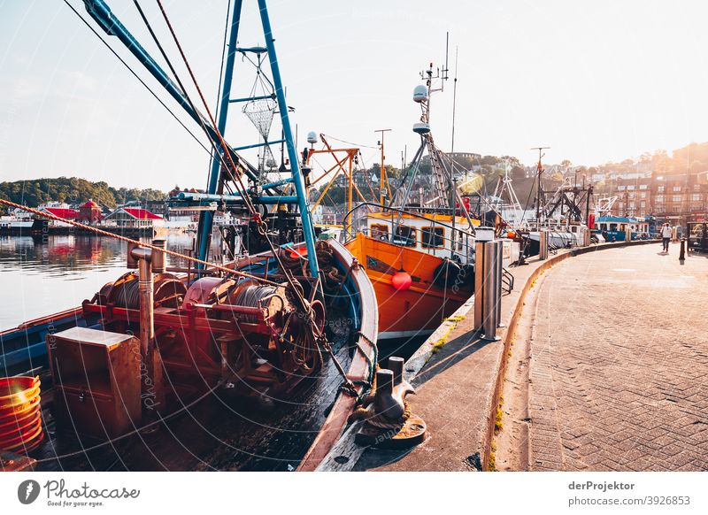 Hafen in Oban/Schottland bei Sonnenaufgang III Freizeit_2017 Joerg Farys derProjektor dieProjektoren Starke Tiefenschärfe Sonnenstrahlen Sonnenlicht Silhouette