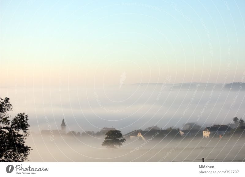 AusBlick Sinnesorgane Abenteuer Ferne Freiheit Berge u. Gebirge Umwelt Natur Landschaft Urelemente Herbst Nebel Feld Haus Kirche Erholung schlafen träumen