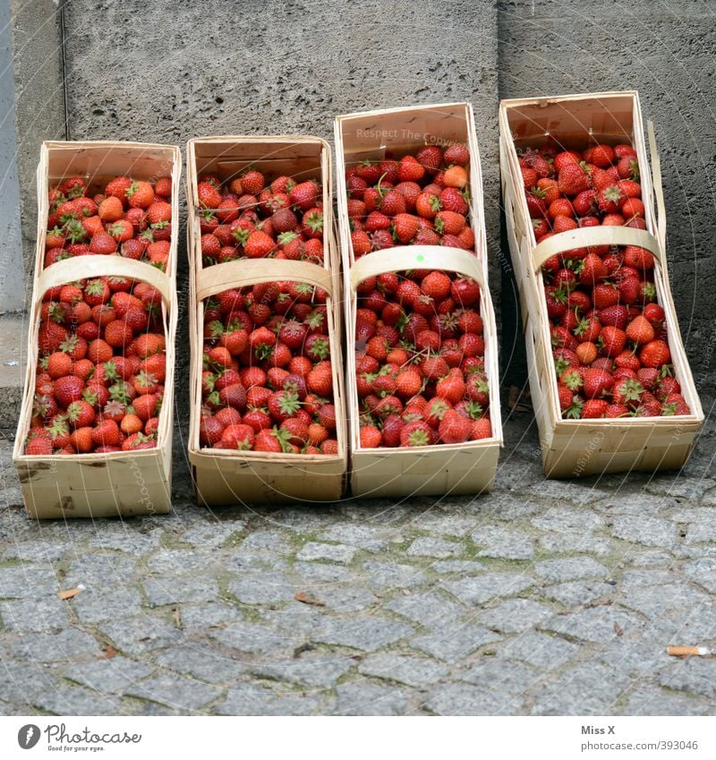 Saisonende Lebensmittel Frucht Ernährung Picknick Bioprodukte Vegetarische Ernährung Marktplatz frisch lecker saftig süß Obstkorb Wochenmarkt Obstladen