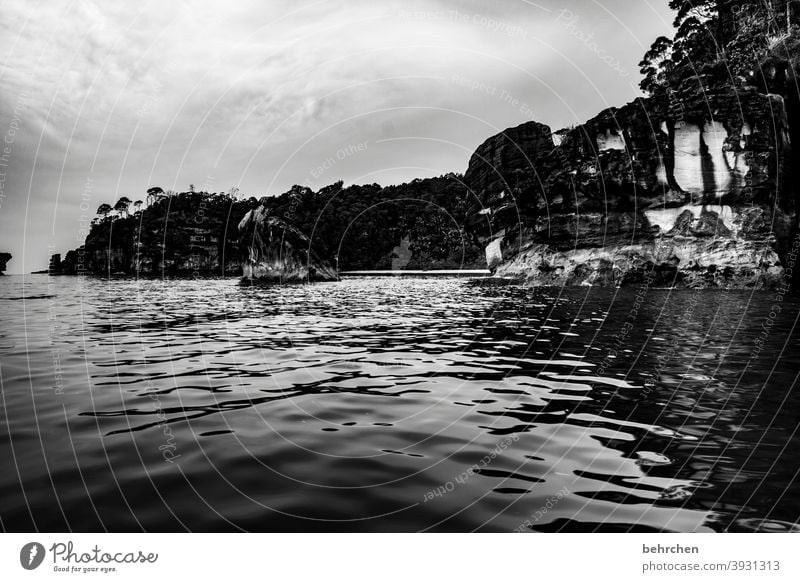 dunkle wasser Natur Wasser Berge u. Gebirge Tourismus Himmel Landschaft Malaysia Asien Gewitter Regen Freiheit bako nationalpark außergewöhnlich Sturm Ferne