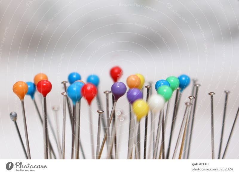 Bunte Stecknadelköpfe Nähen Stecknadeln bunt unterschiedlich Individualität menge Gruppe zusammen gemeinsam Zusammenhalt multikulturell Handarbeit Demokratie